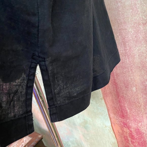 πSarah Spencer Basic Piece Black Linen Blouse - Picture 10 of 15